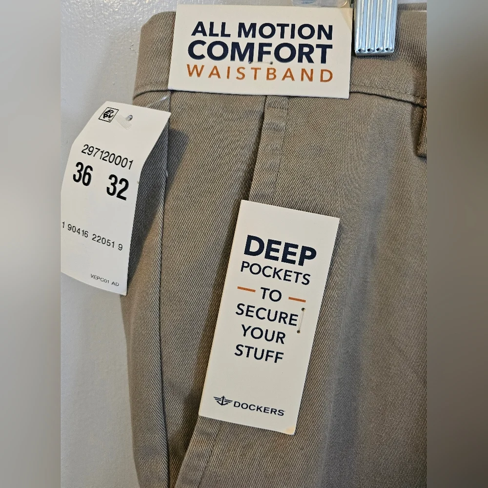 Dockers Men's Easy Khaki‎ Straight Fit Pants Beige Size 36x32 NWT